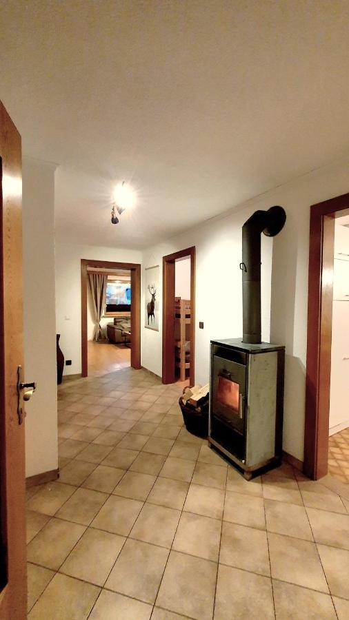 Lechufer, 80M2, Haushaelfte Mit Privatem Eingang, Kaminofen, Terrasse, Garten Pinswang Exterior photo